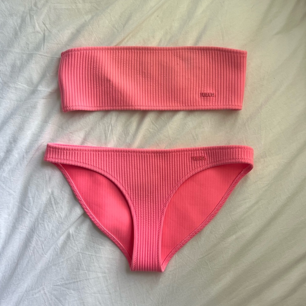 Triangl pink ribbed bandeau bikini